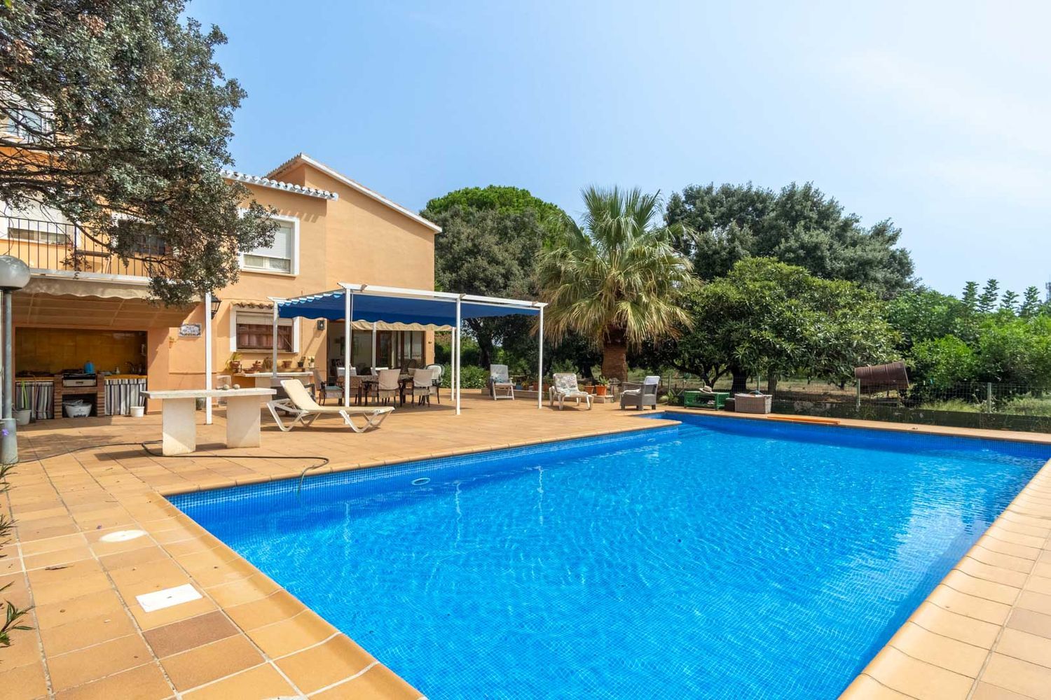 Chalet de 5 dormitorios en venta en Las Marinas, Dénia, a 550m de la playa