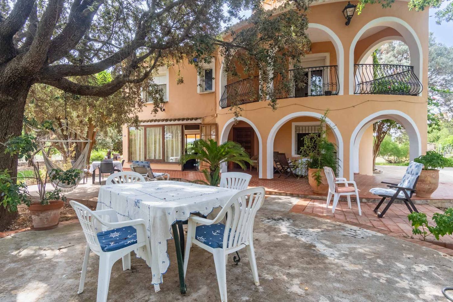 Chalet de 5 dormitorios en venta en Las Marinas, Dénia, a 550m de la playa