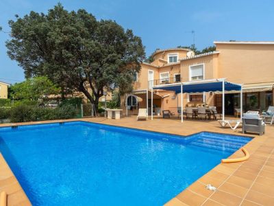 Chalet de 5 dormitorios en venta en Las Marinas, Dénia, a 550m de la playa