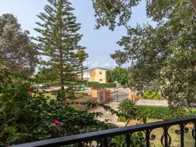 Chalet de 5 dormitorios en venta en Las Marinas, Dénia, a 550m de la playa