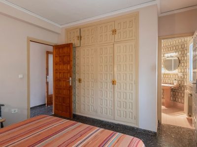 Chalet de 5 dormitorios en venta en Las Marinas, Dénia, a 550m de la playa