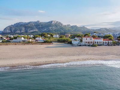 Chalet de 5 dormitorios en venta en Las Marinas, Dénia, a 550m de la playa