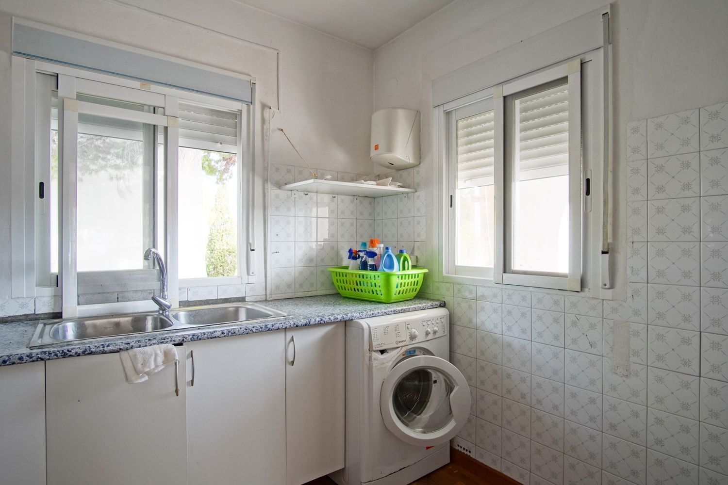 Chalet independiente en venta en Las Rotas, Dénia, con restaurante y vistas al mar