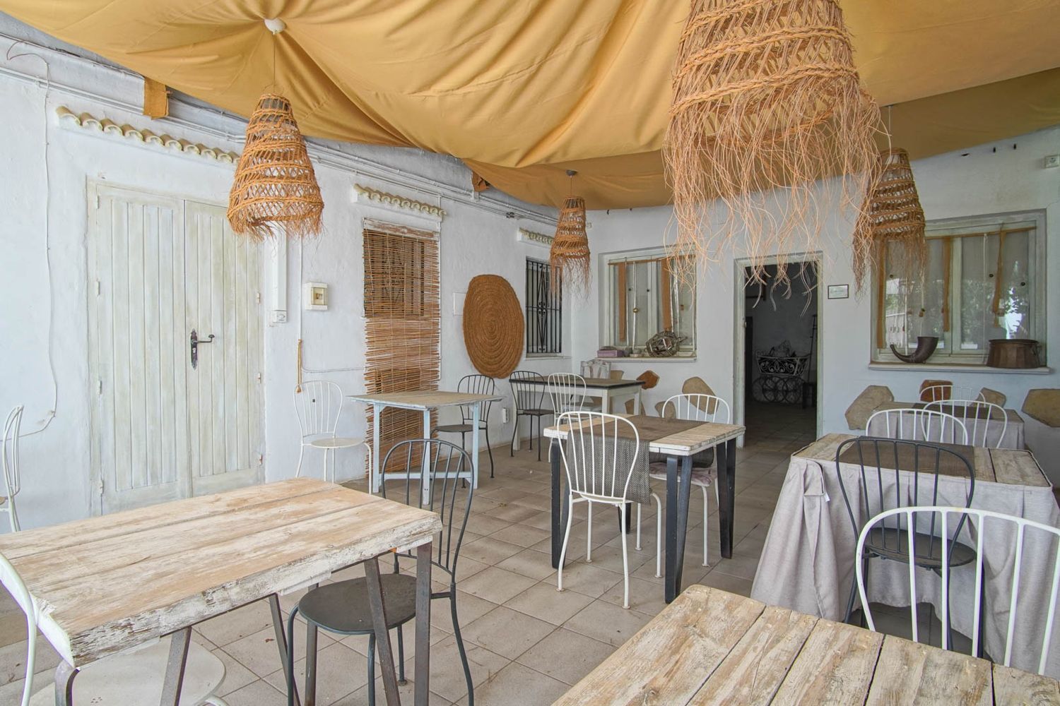 Chalet independiente en venta en Las Rotas, Dénia, con restaurante y vistas al mar