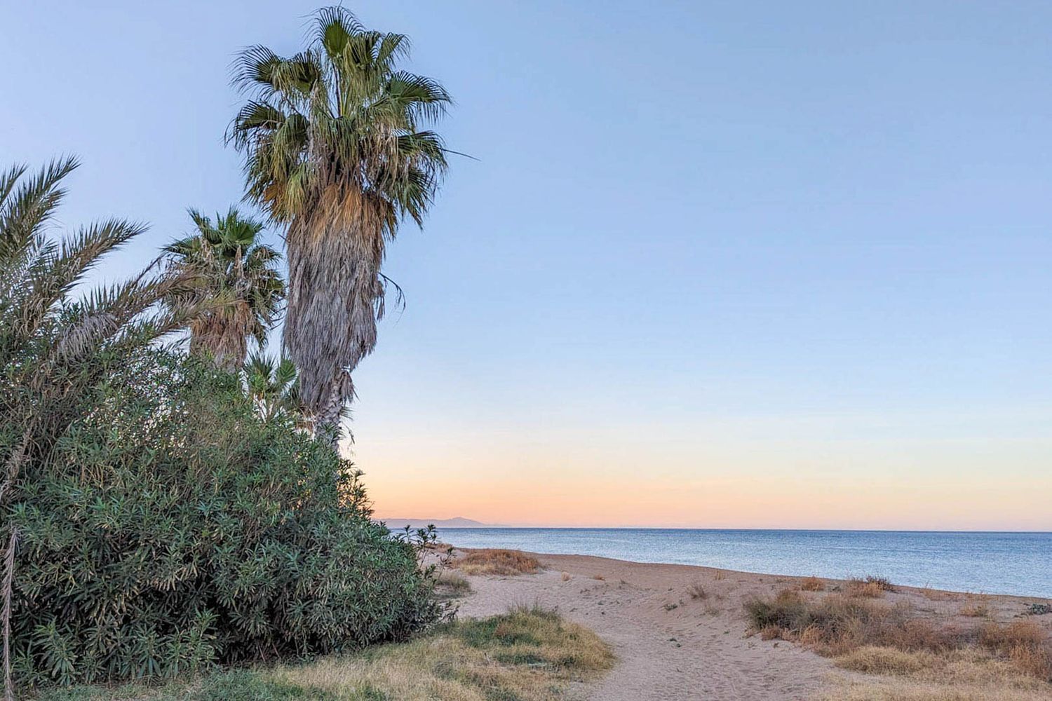 Chalet independiente en venta en Las Rotas, Dénia, con restaurante y vistas al mar