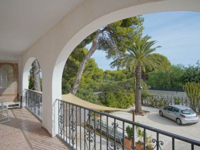 Chalet independiente en venta en Las Rotas, Dénia, con restaurante y vistas al mar