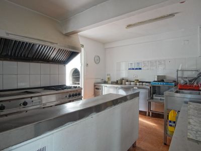 Chalet independiente en venta en Las Rotas, Dénia, con restaurante y vistas al mar
