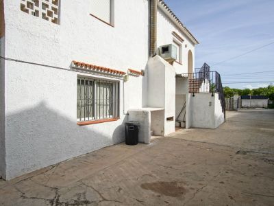 Chalet independiente en venta en Las Rotas, Dénia, con restaurante y vistas al mar