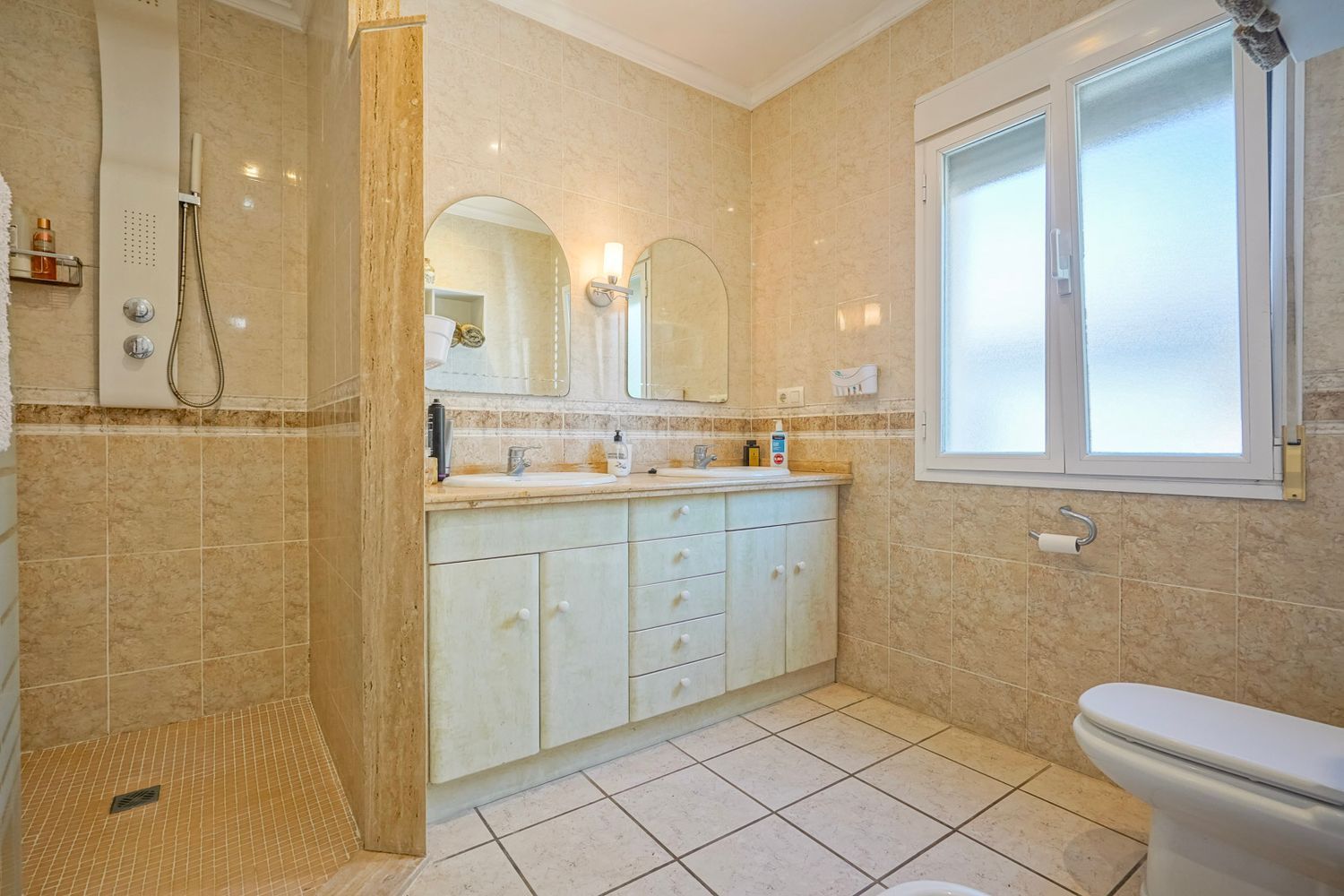 Villa tradicional en venta en Jávea, Costa Nova, con piscina y cerca de calas