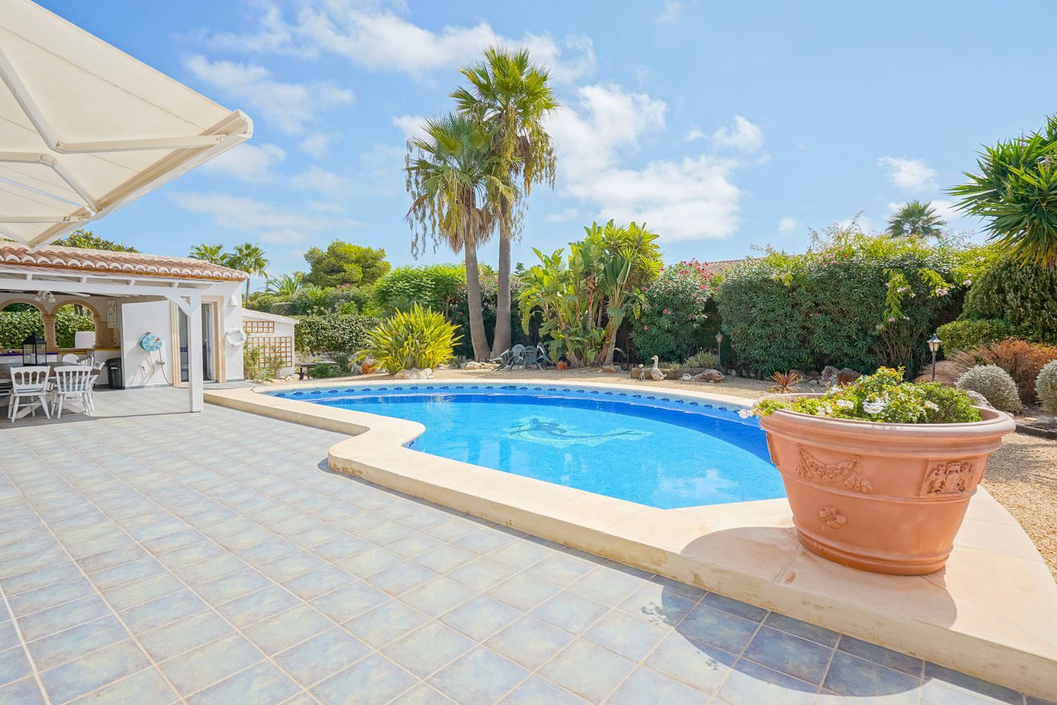 Villa tradicional en venta en Jávea, Costa Nova, con piscina y cerca de calas