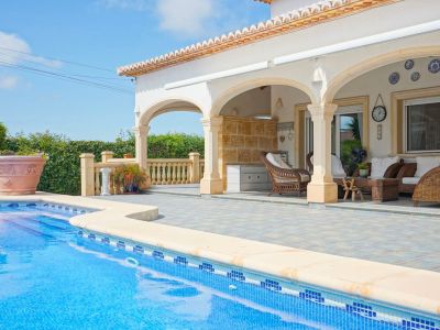 Villa tradicional en venta en Jávea, Costa Nova, con piscina y cerca de calas