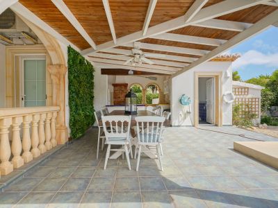 Villa tradicional en venta en Jávea, Costa Nova, con piscina y cerca de calas