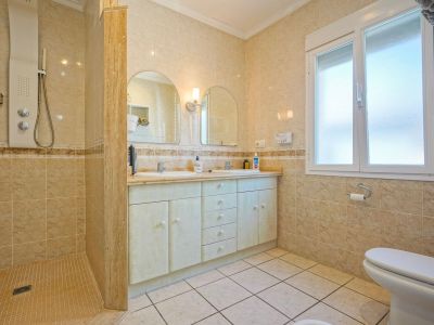 Villa tradicional en venta en Jávea, Costa Nova, con piscina y cerca de calas