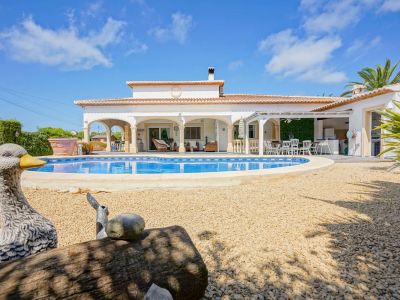 Villa tradicional en venta en Jávea, Costa Nova, con piscina y cerca de calas