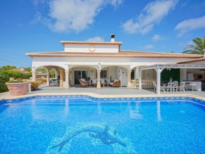 Villa tradicional en venta en Jávea, Costa Nova, con piscina y cerca de calas