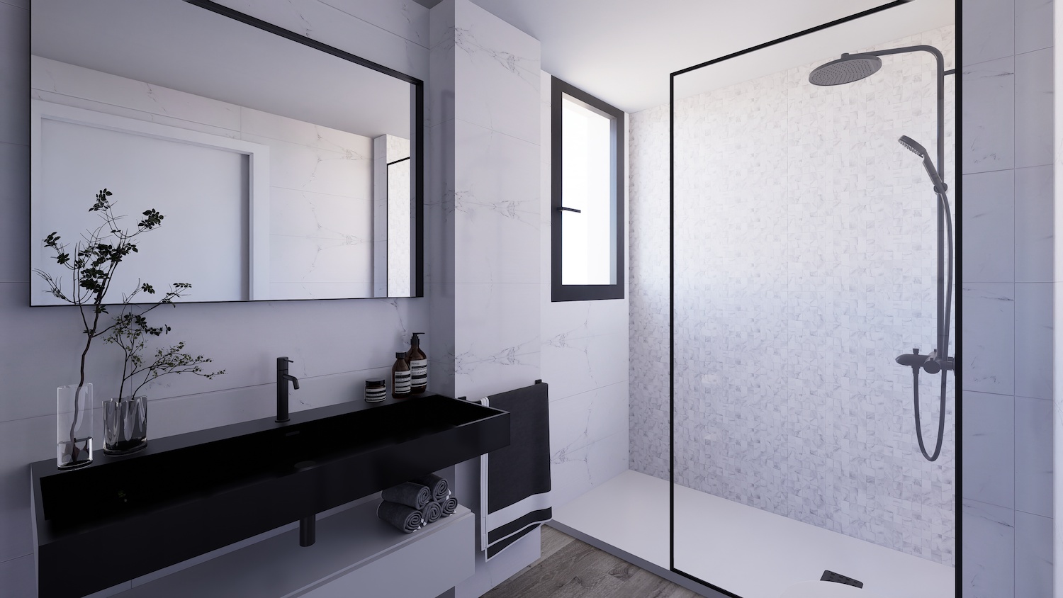 Moderno baño con paredes de mármol blanco, lavabo flotante negro y gran espejo. Ducha a ras de suelo con mosaico blanco, alcachofa de lluvia negra y luz natural de su ventana.