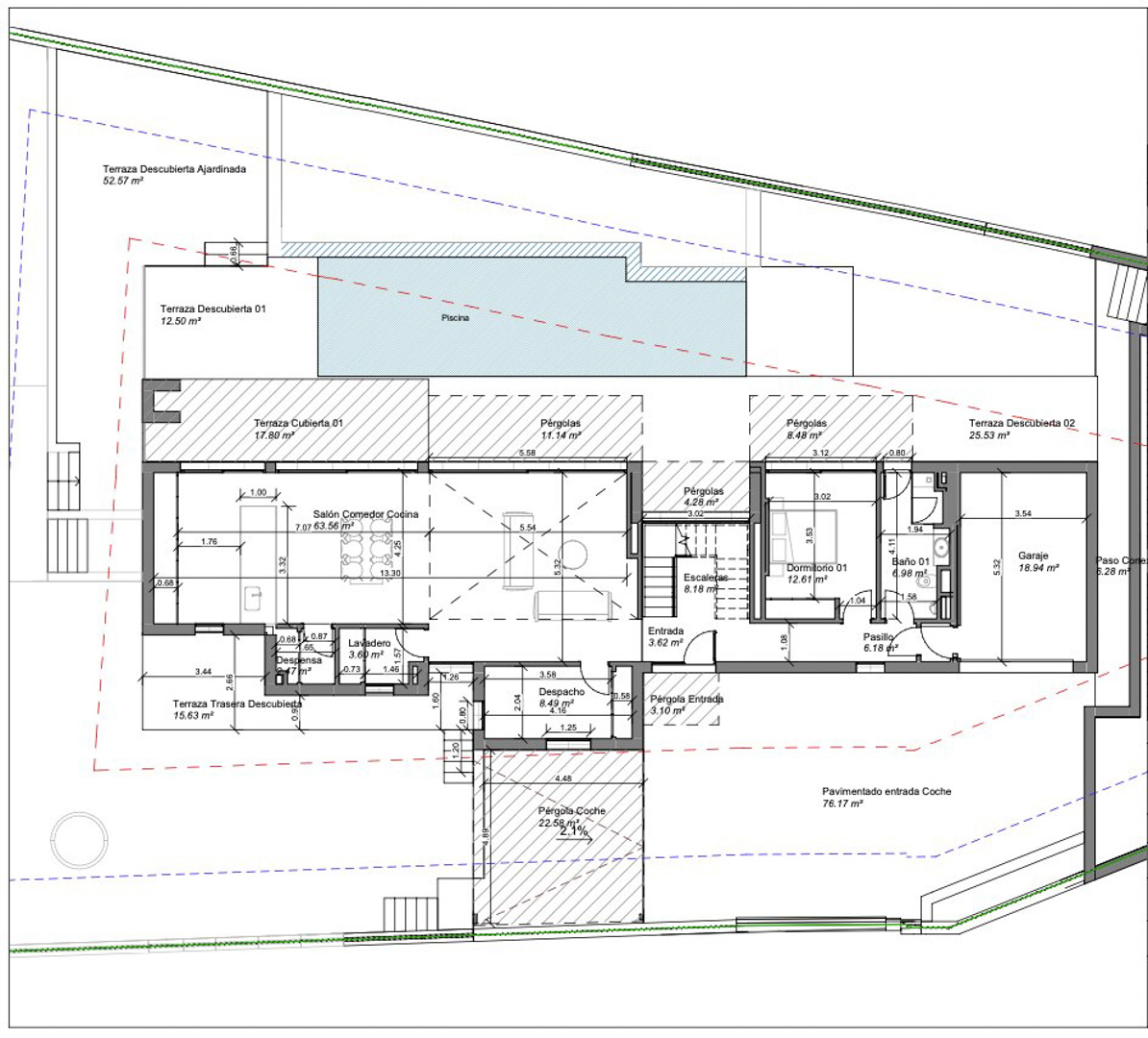 Plano arquitectónico detallado de la planta baja, mostrando salón-comedor-cocina integrado, un dormitorio, baño, despacho, garaje y amplias terrazas exteriores con piscina. Todas las áreas están dimensionadas.