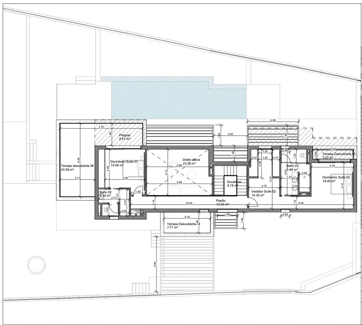 Plano arquitectónico detallado de la planta superior, con dos dormitorios en suite, un salón de doble altura y terrazas descubiertas.