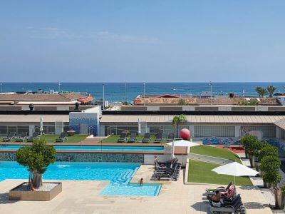 Exclusivo apartamento en primera línea de mar con impresionantes vistas al Mediterráneo – Residencial Salacia, Jávea