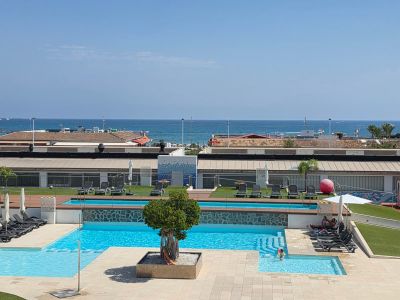 Exclusivo apartamento en primera línea de mar con impresionantes vistas al Mediterráneo – Residencial Salacia, Jávea