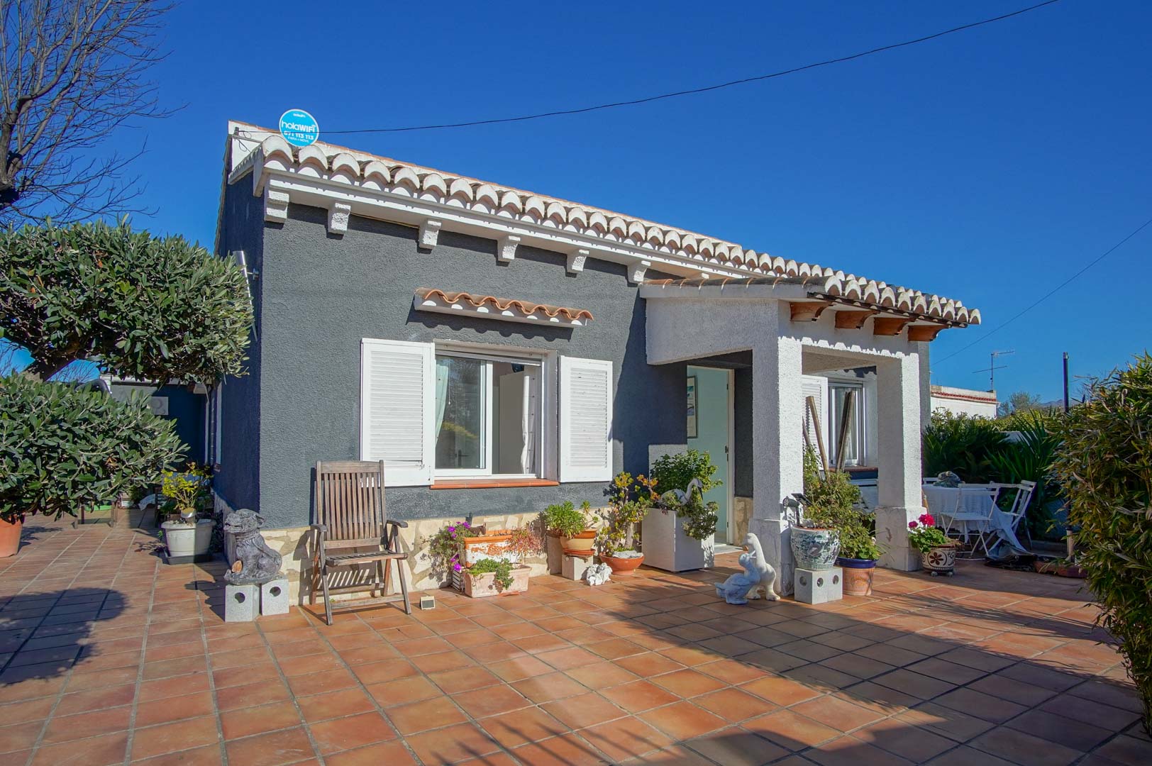 Exterior de la casa y terraza