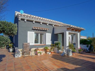 Exterior de la casa y terraza