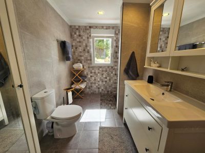 Cuarto de baño con ducha