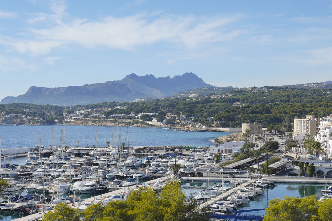 Vistas al puerto deportivo de Moraira Vistas al puerto deportivo de Moraira
