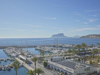 Vistas al puerto y al mar
