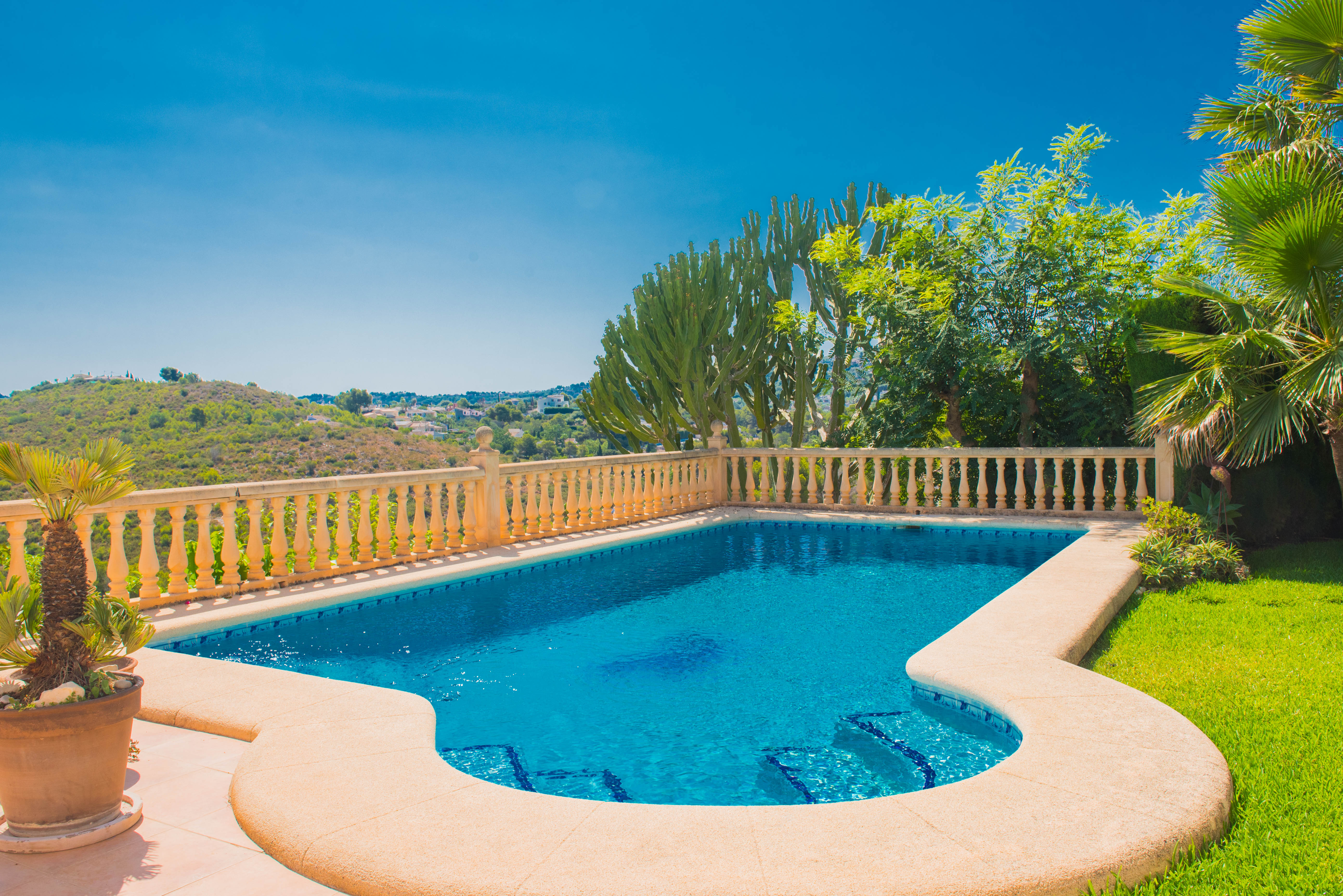 Villa en venta en Javea, vistas al mar y parcela grande Villa en venta en Javea, vistas al mar y parcela grande