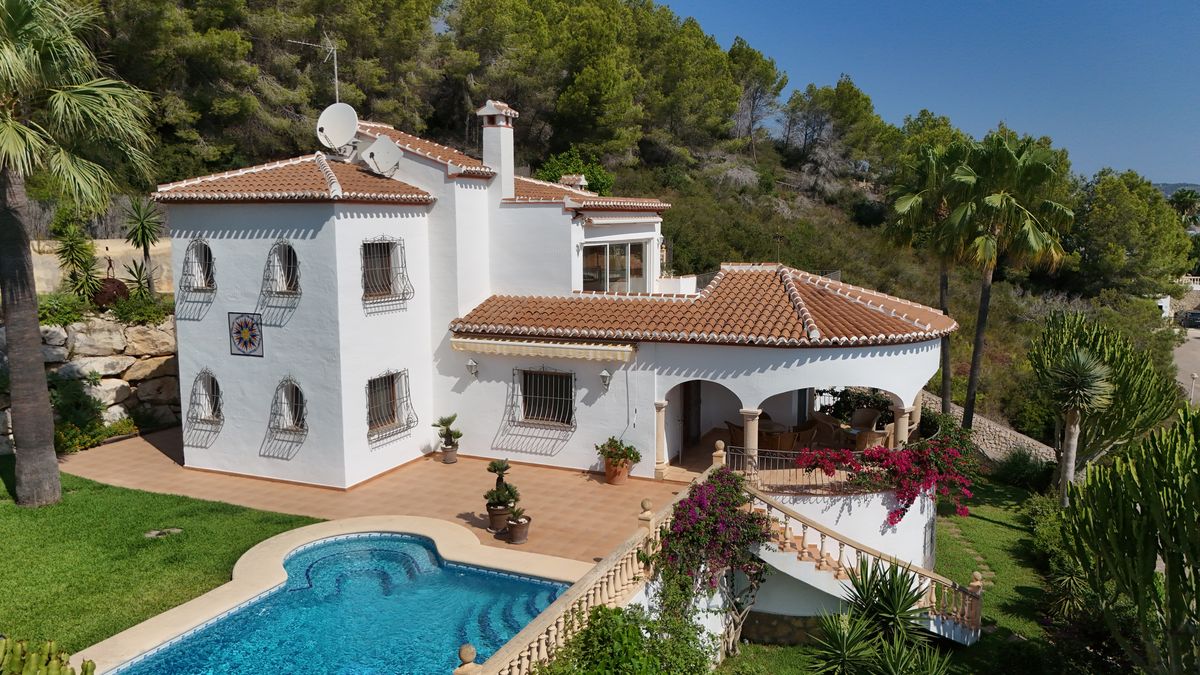Villa en venta en Javea, vistas al mar y parcela grande Villa en venta en Javea, vistas al mar y parcela grande