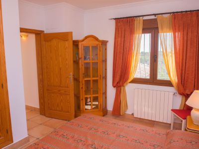 Villa en venta en Javea, vistas al mar y parcela grande