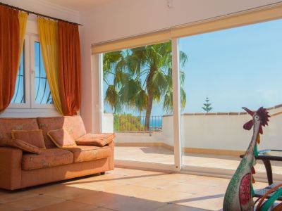 Villa en venta en Javea, vistas al mar y parcela grande