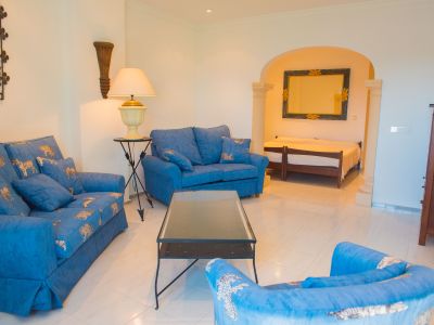 Villa en venta en Javea, vistas al mar y parcela grande