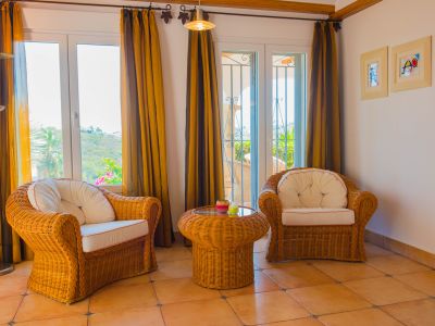 Villa en venta en Javea, vistas al mar y parcela grande