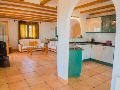 Villa en venta en Javea, vistas al mar y parcela grande