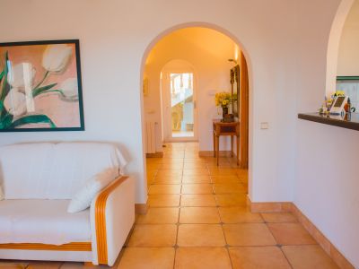 Villa en venta en Javea, vistas al mar y parcela grande