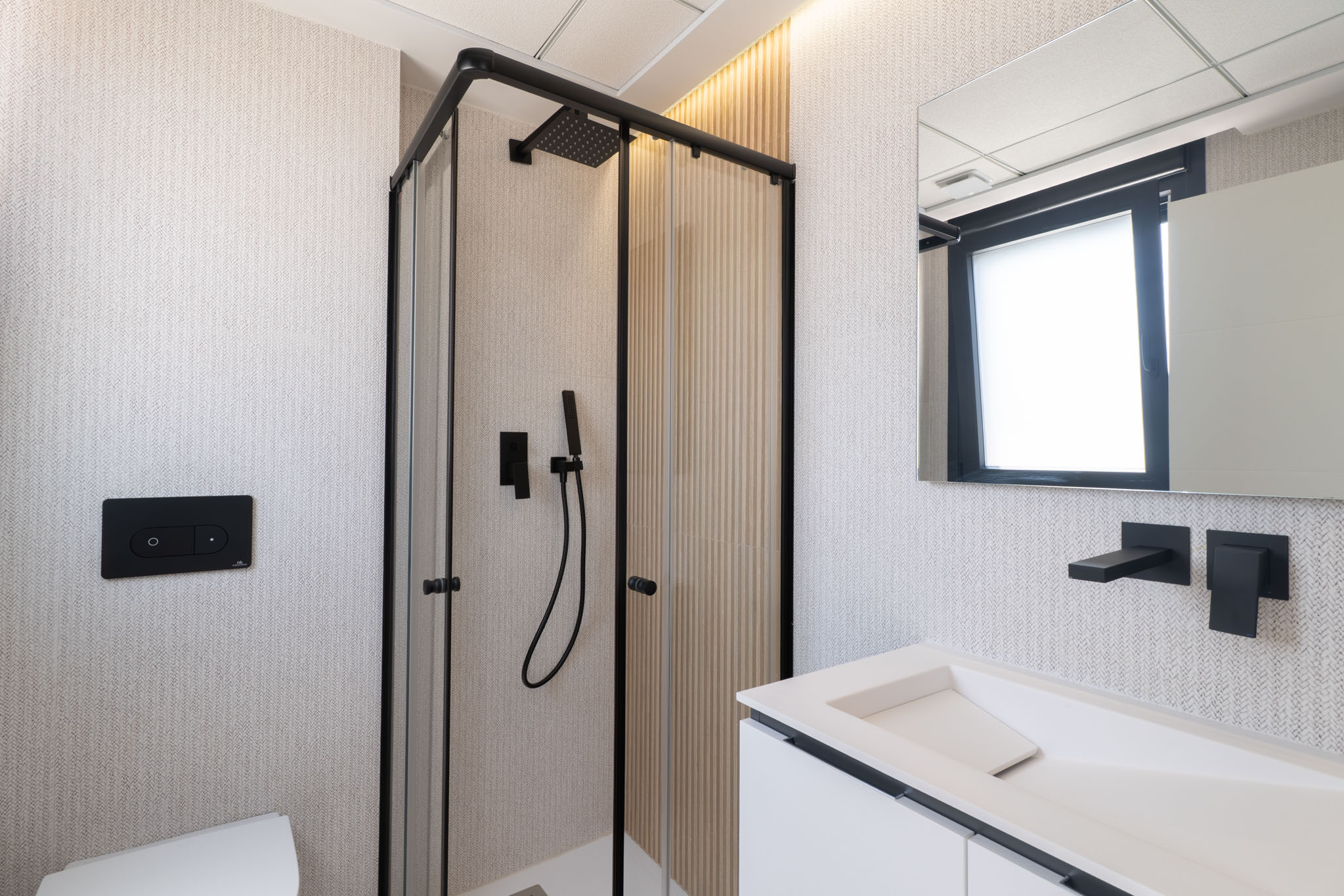 Cuarto de baño con ducha