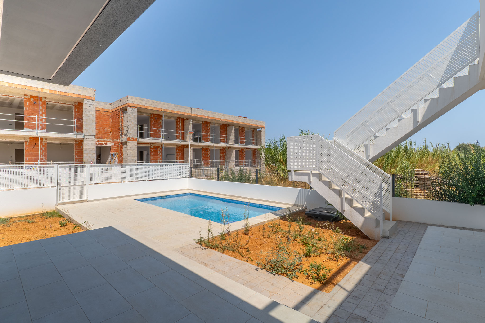 Piscina privada y terraza