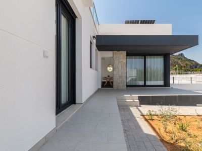 Fachada exterior y terraza