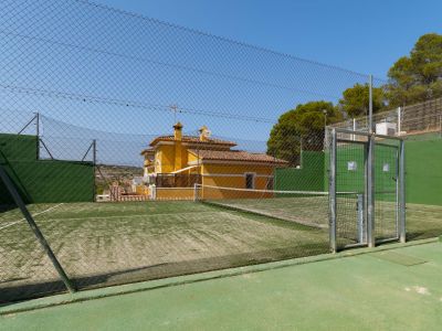 Pista de pádel comunitaria