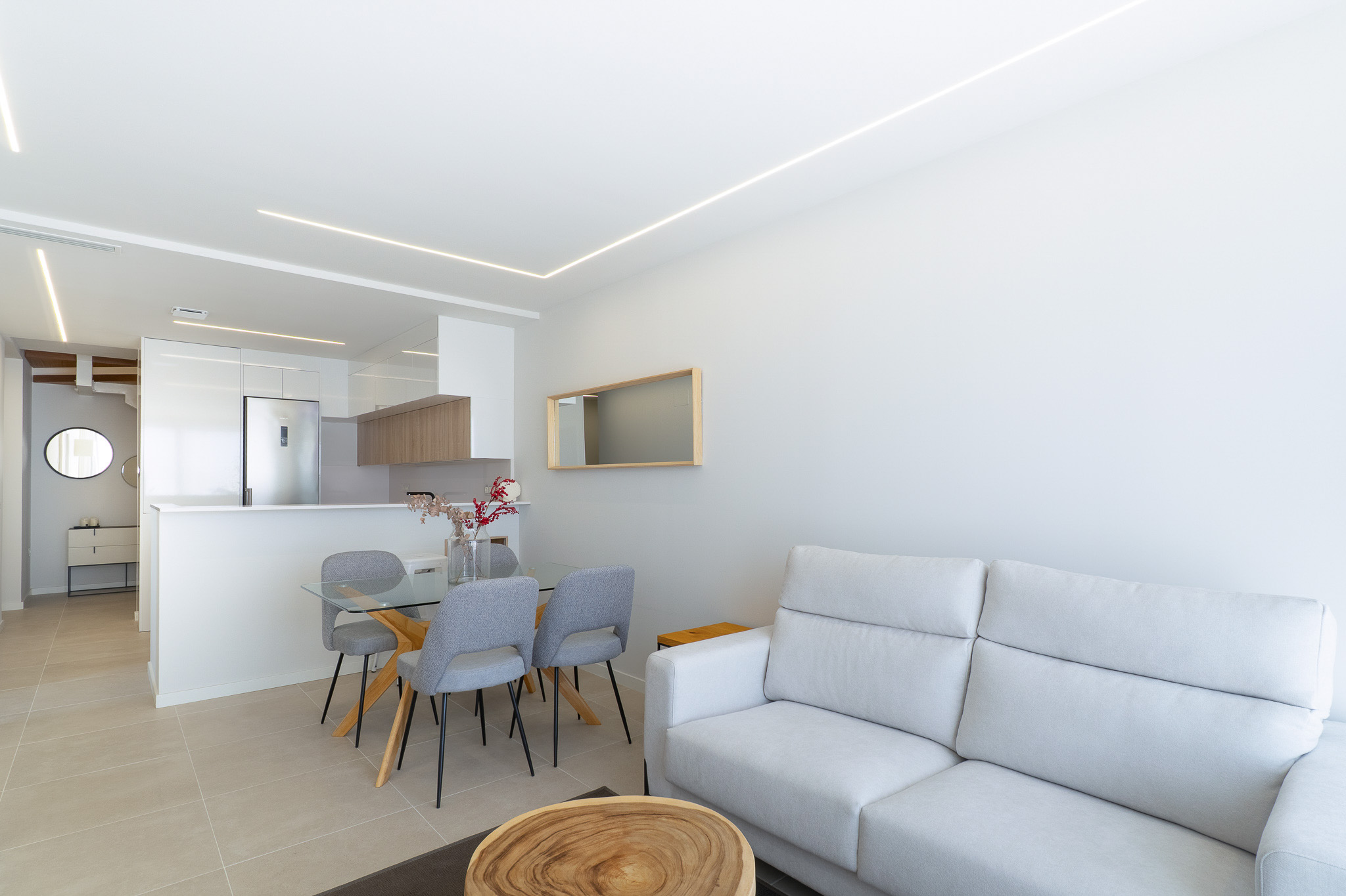 Salón comedor con cocina abierta