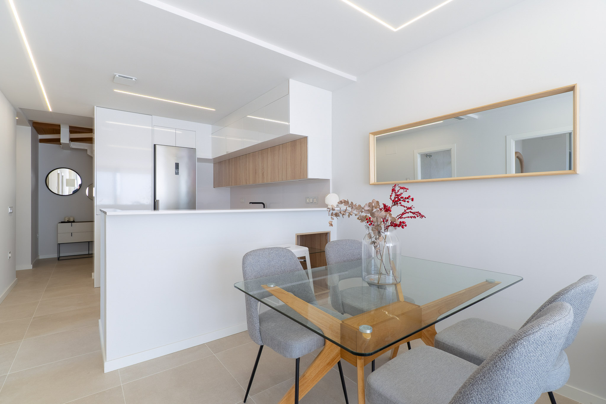 Cocina abierta y comedor