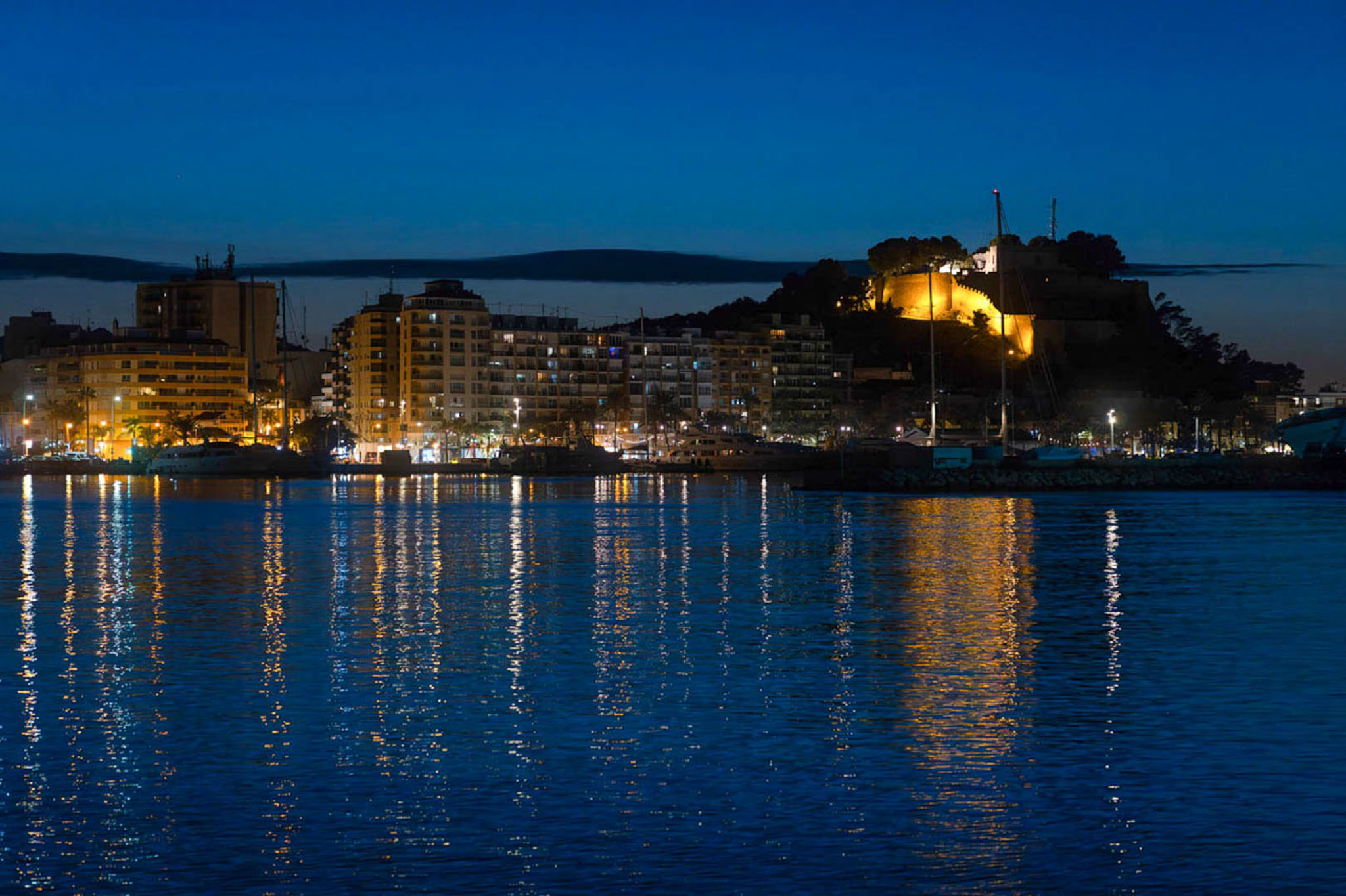 Puerto y castillo de Dénia Puerto y castillo de Dénia