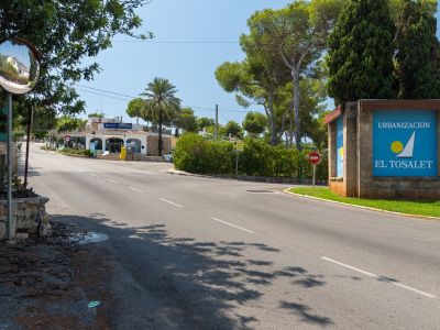 Entrada a la urbanización El Tosalet