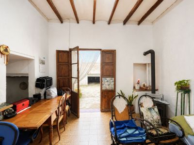 Salón con acceso al patio