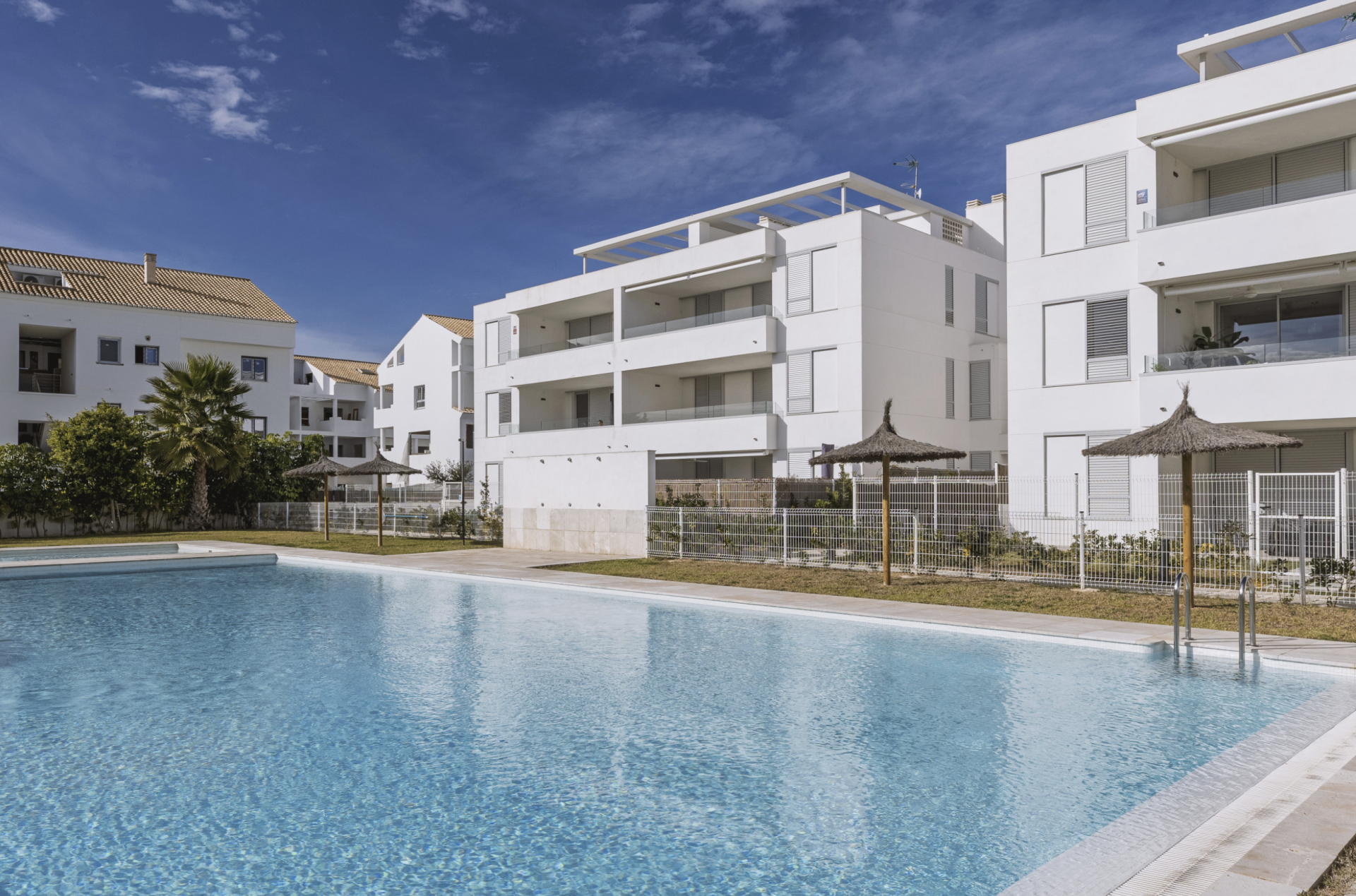 Piscina comunitaria y complejo residencial Piscina comunitaria y complejo residencial