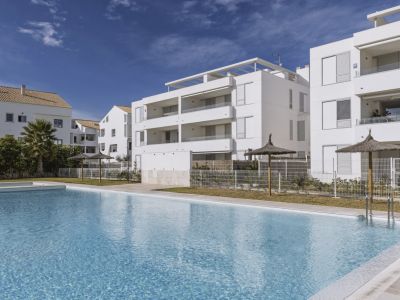 Piscina comunitaria y complejo residencial