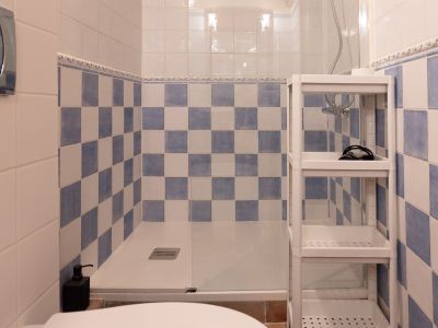 Cuarto de baño con ducha