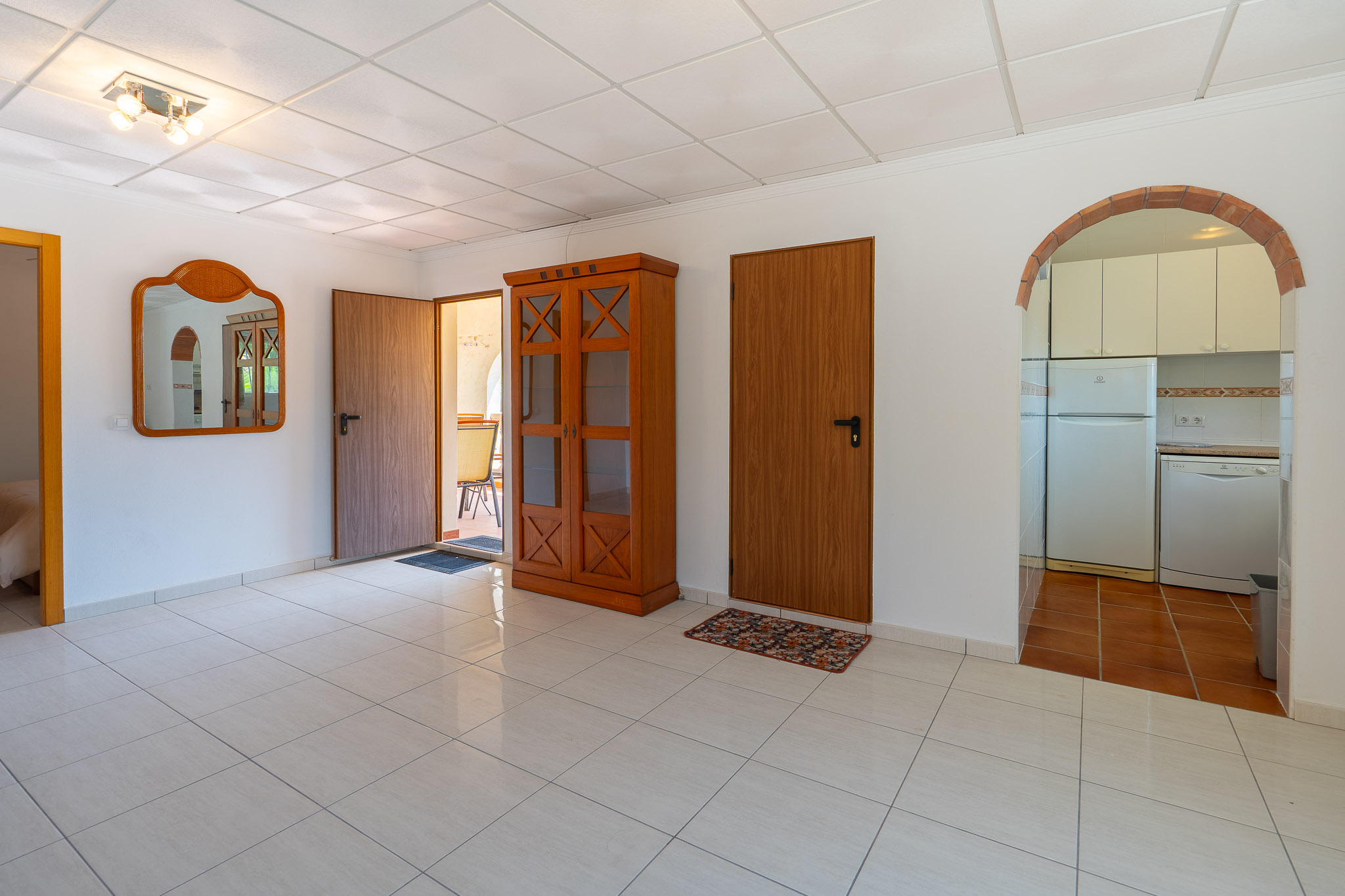 Salón y cocina semiabierta